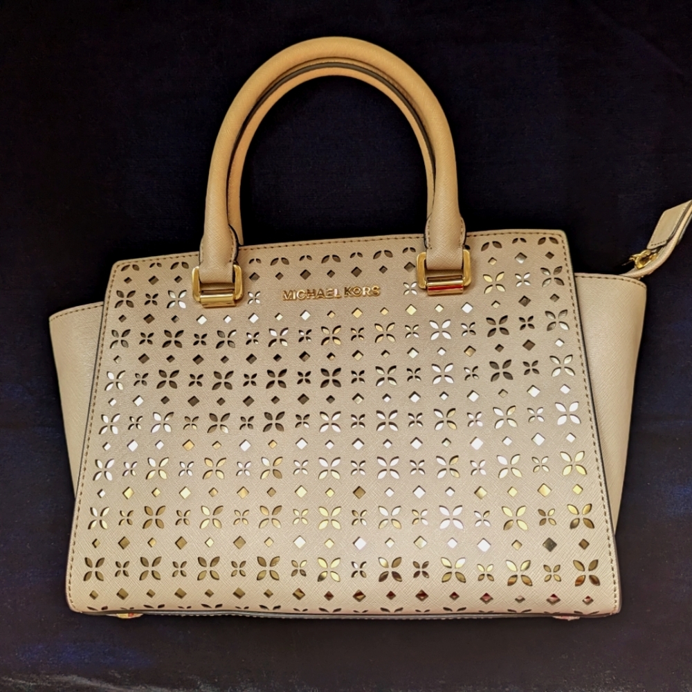 NWT Michael Kors Selma Medium Satchel in Bisque/gold